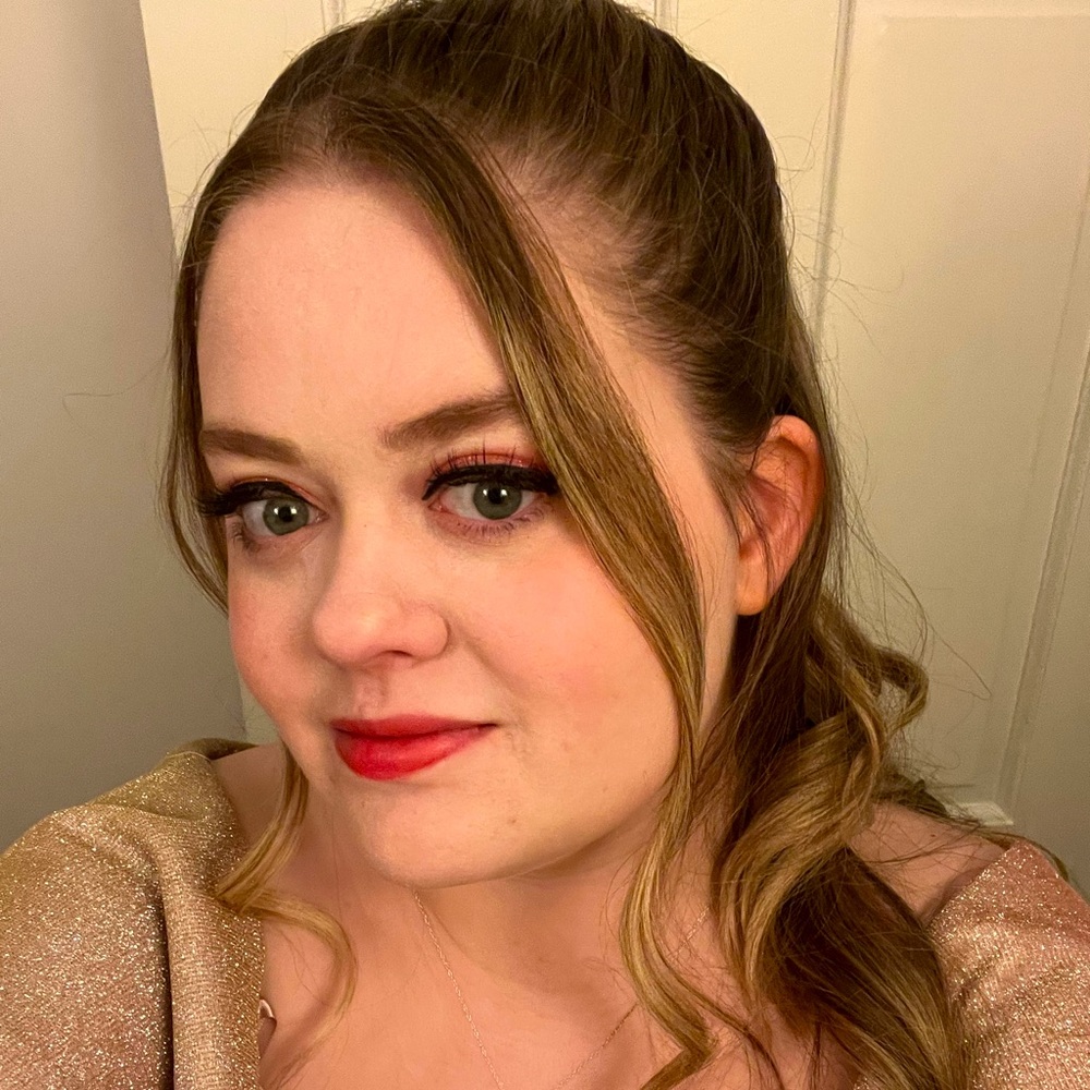 Meet your Posher, Lena